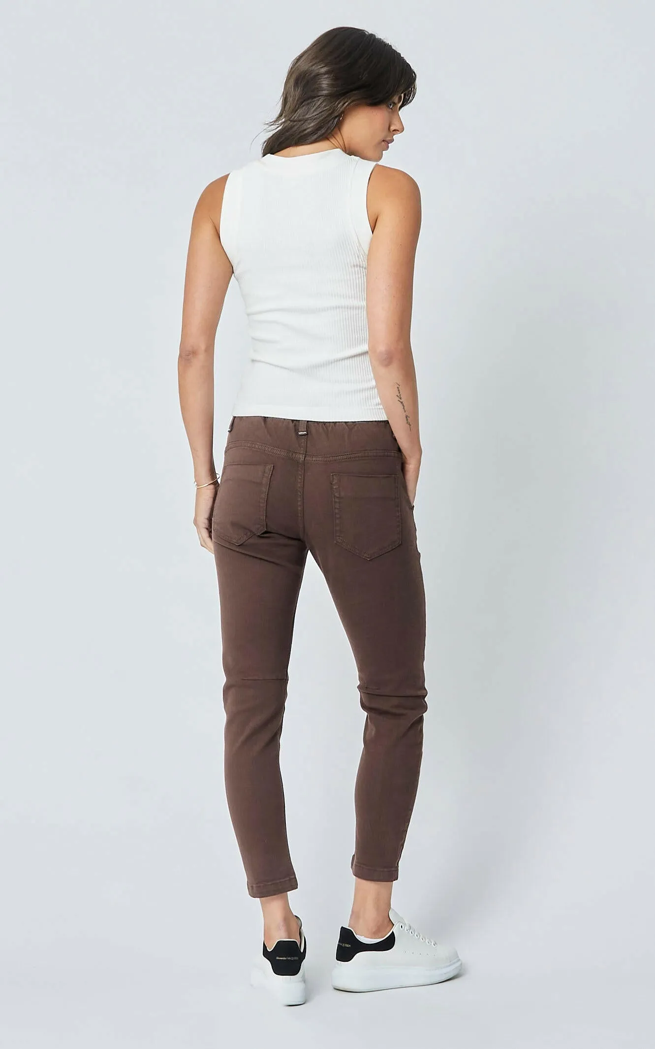 Active Seal Brown Jeans