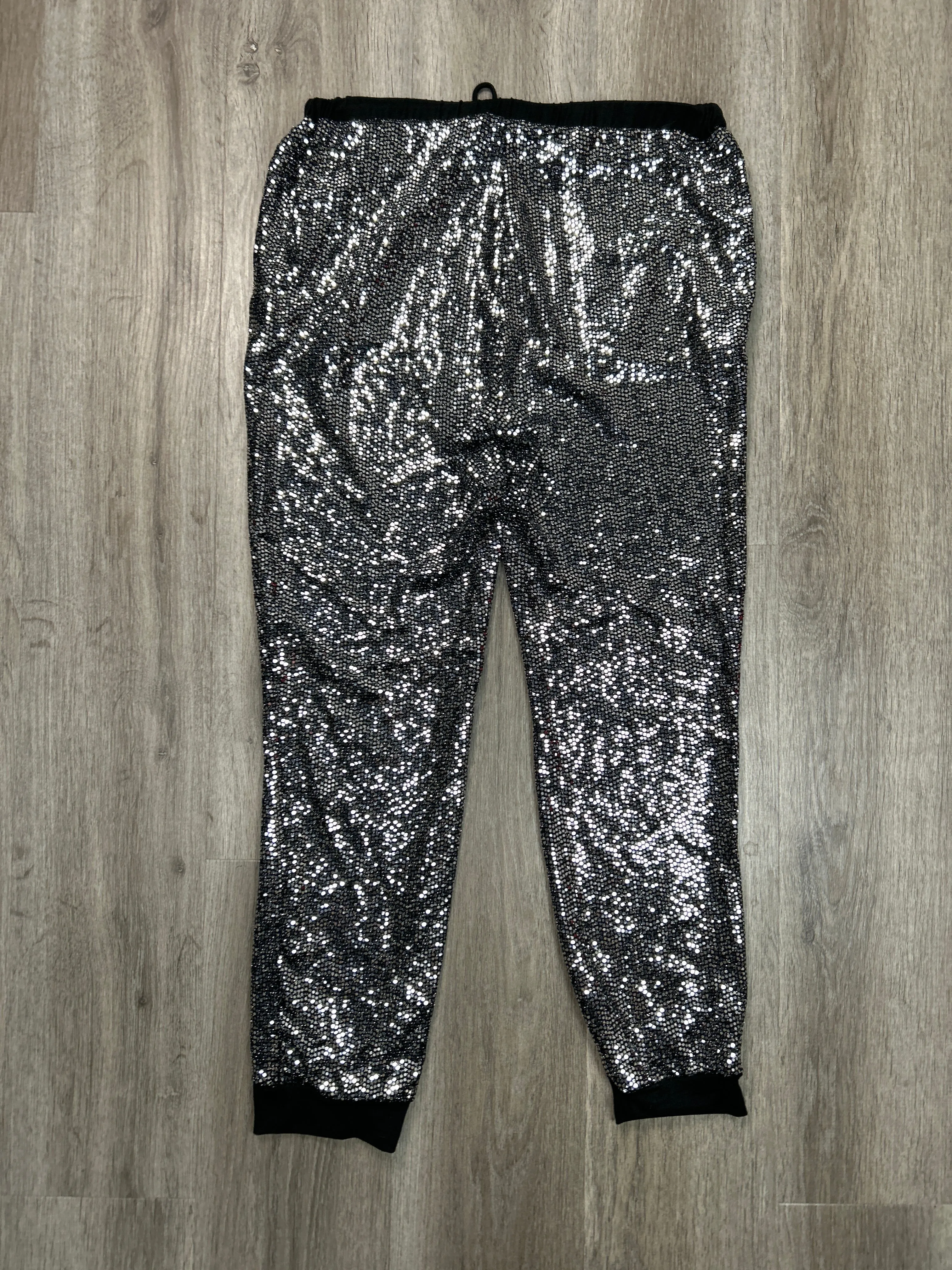 Pants Joggers By Clothes Mentor In Silver, Size: L