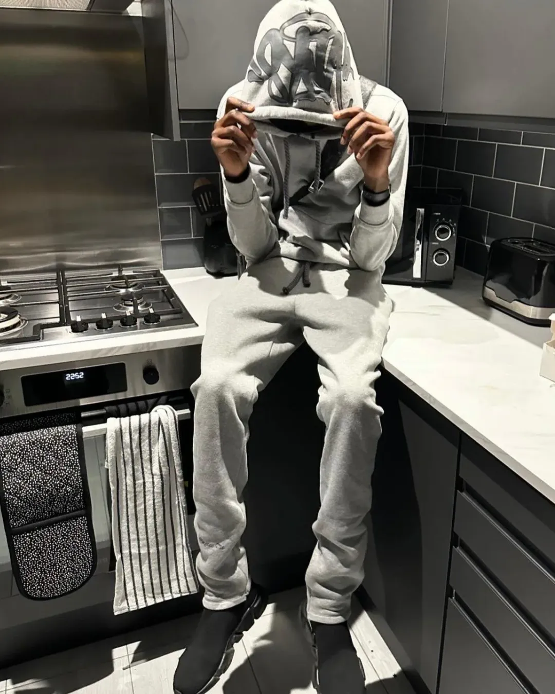 Syna World Logo Tracksuit- Grey