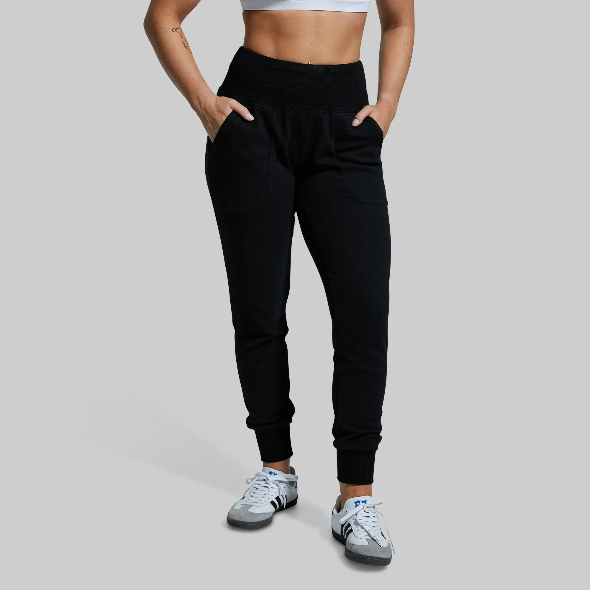 Woman's Cloud Jogger Set (Black)